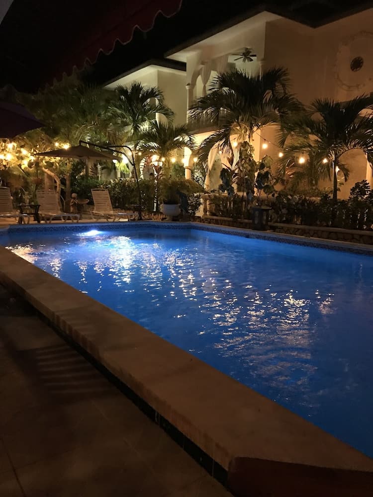 Rayon Hotel