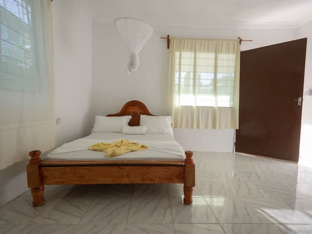 Kizi Dolphin Lodge