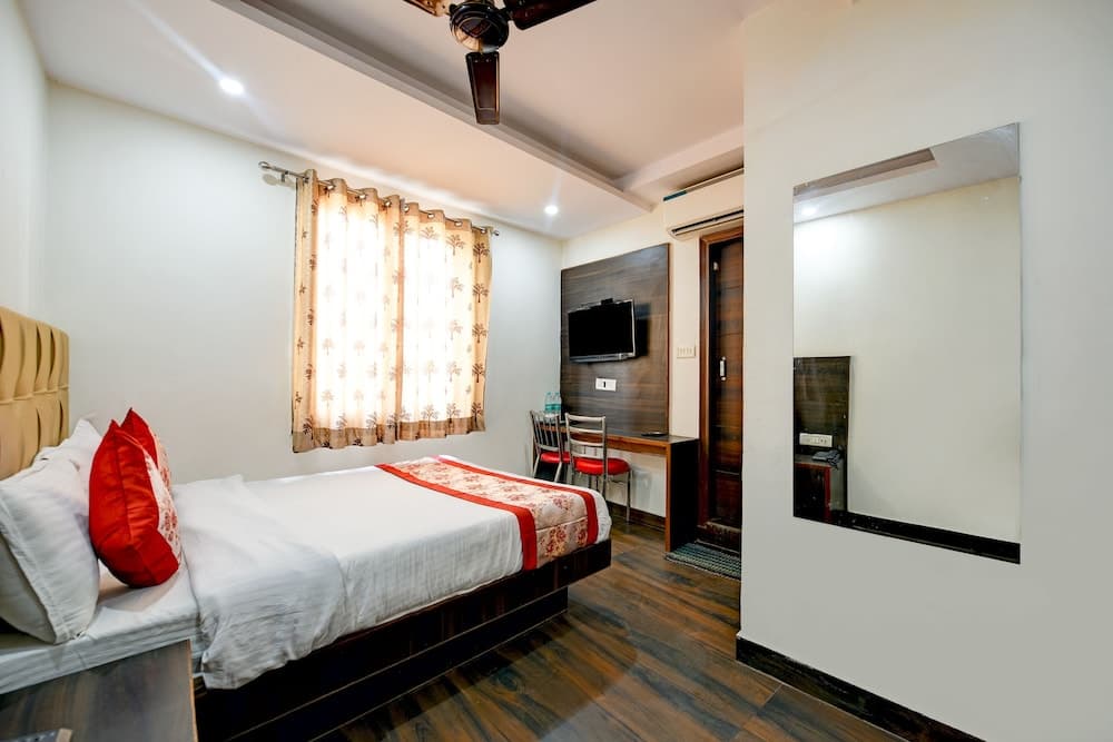 Hotel Dhwani Palace