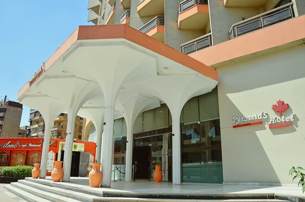 Aracan Pyramids Hotel