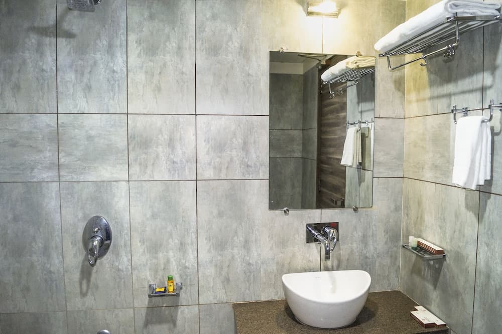 Fabhotel Sr Residency