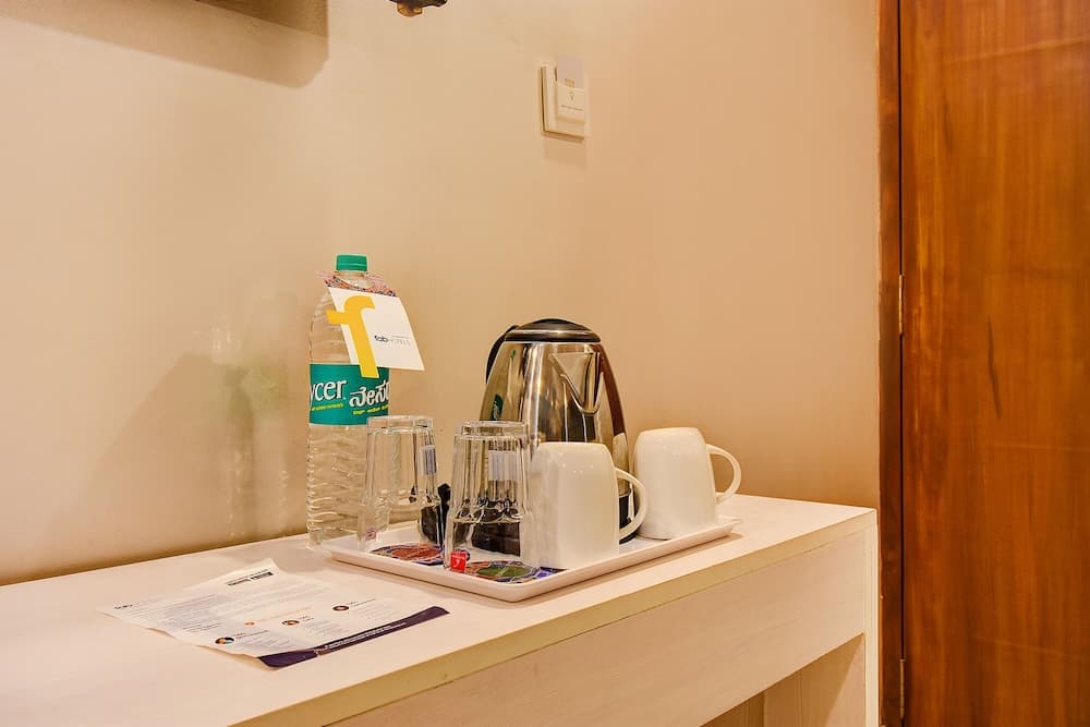 FabHotel Cozzy Inn