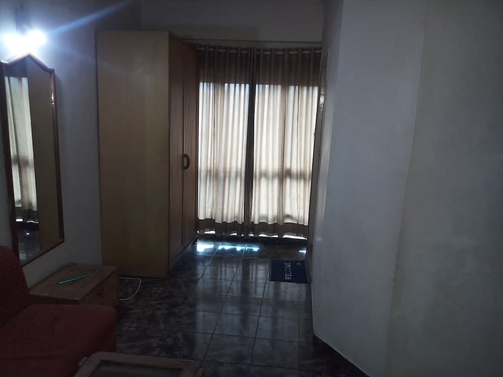 Rajshree Hotel
