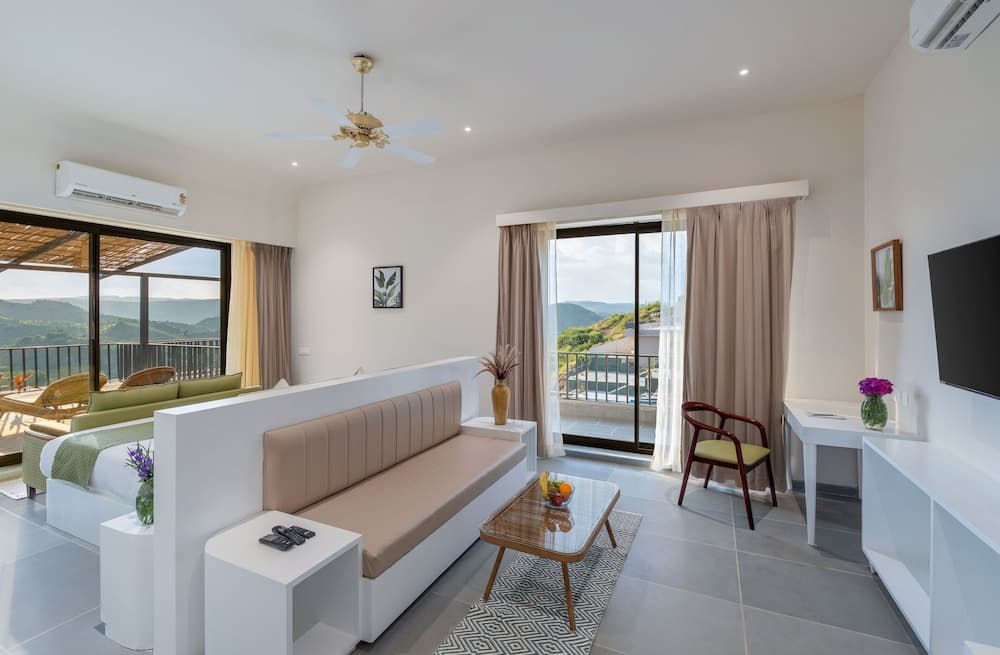 Nanda Hill Resort
