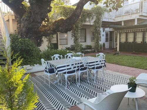 Sandown Lodge