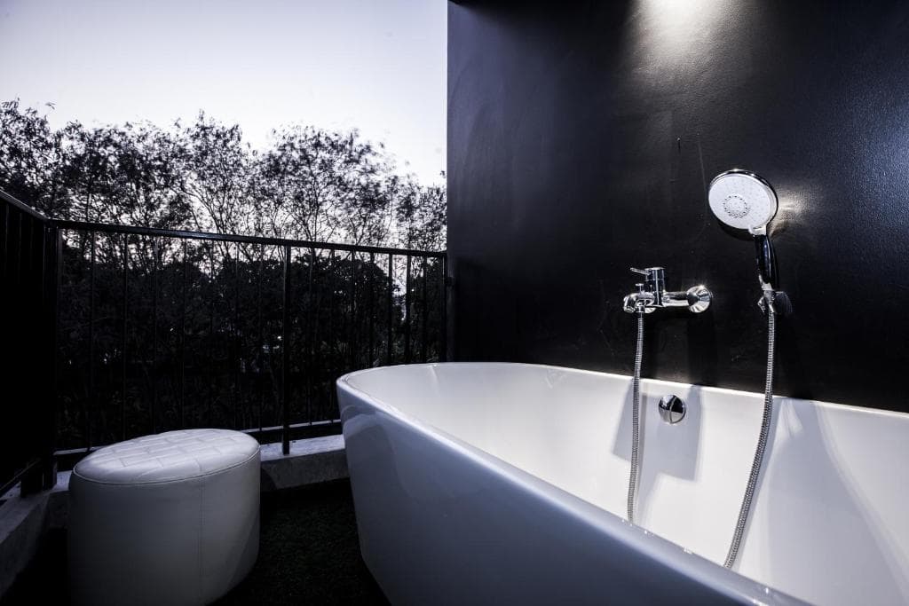 Blu Monkey Hub and Hotel Phuket Town- Free All Day Coworking space