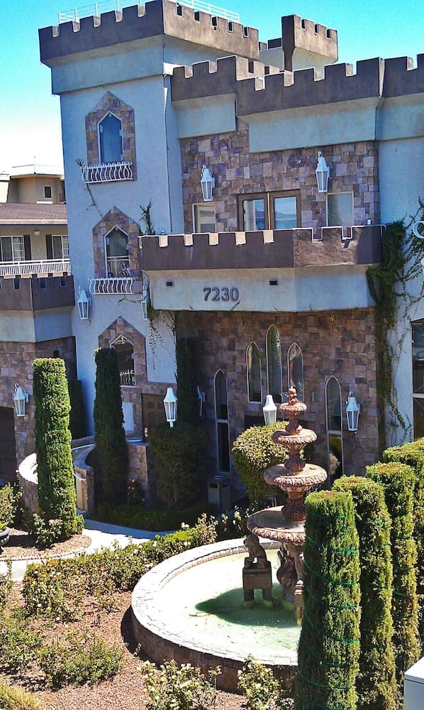 Manor Suites