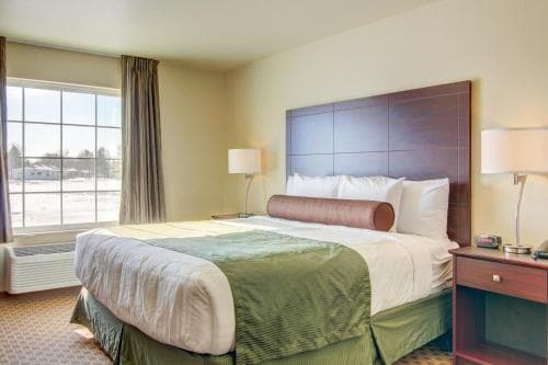 Cobblestone Inn & Suites - Carrington
