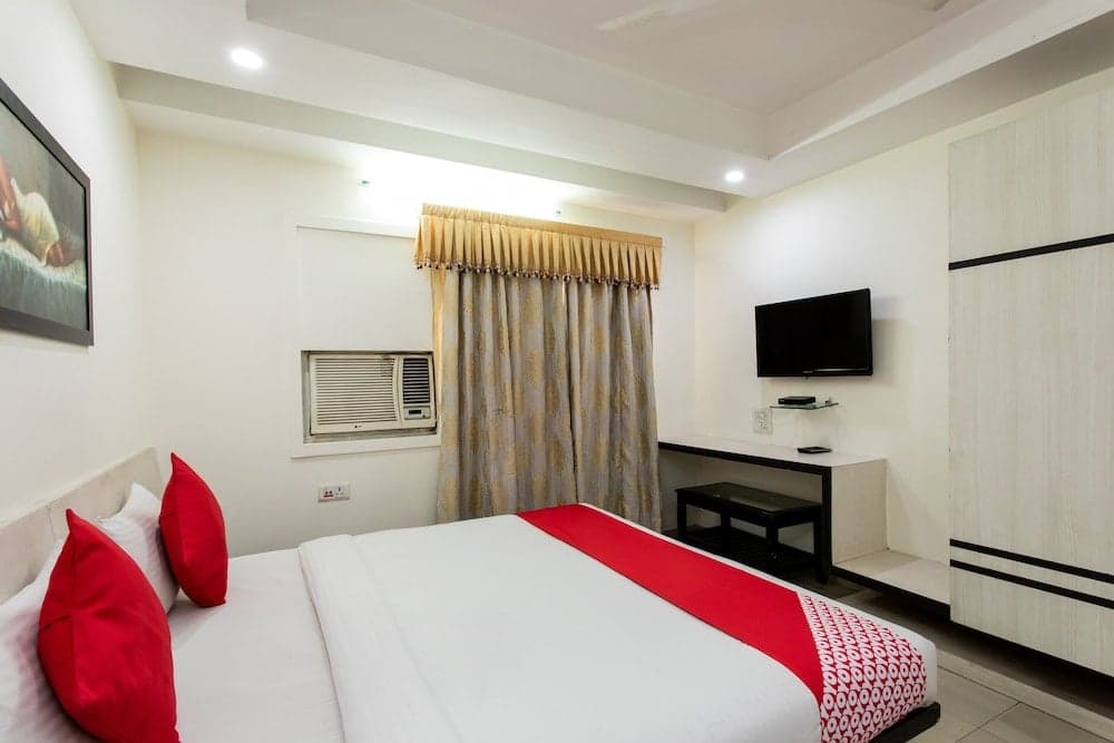 OYO 5839 Hotel Mohit Regency