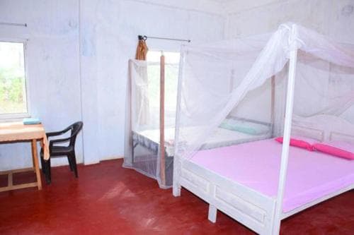 H & U Guest House