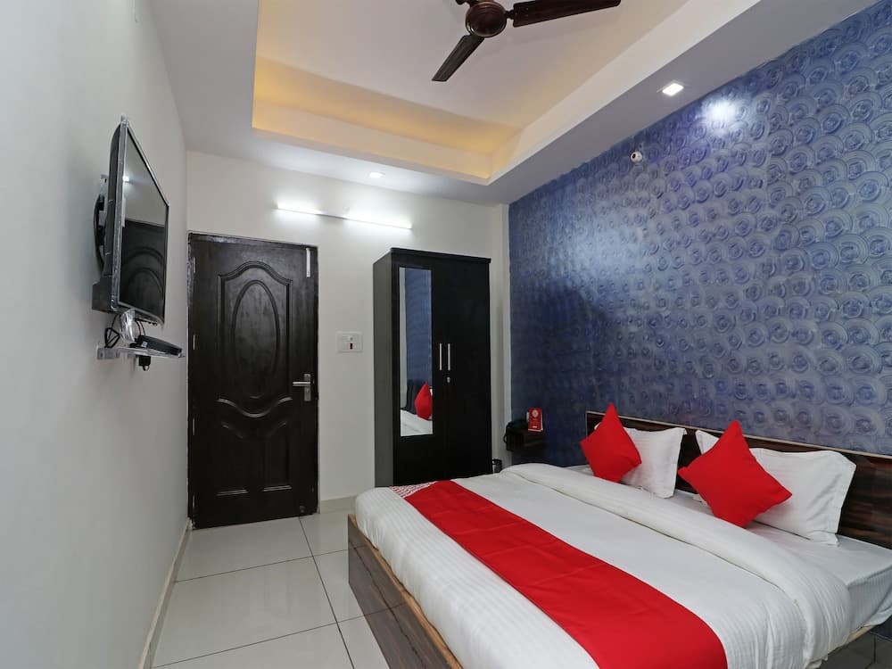 OYO 22605 Hotel Redstone
