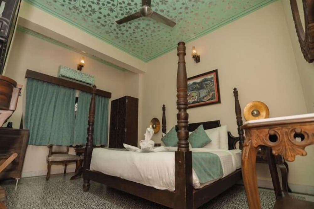 Hotel Janak Vilas