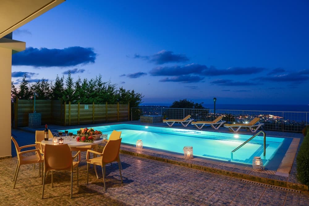 Danae Luxury Villas