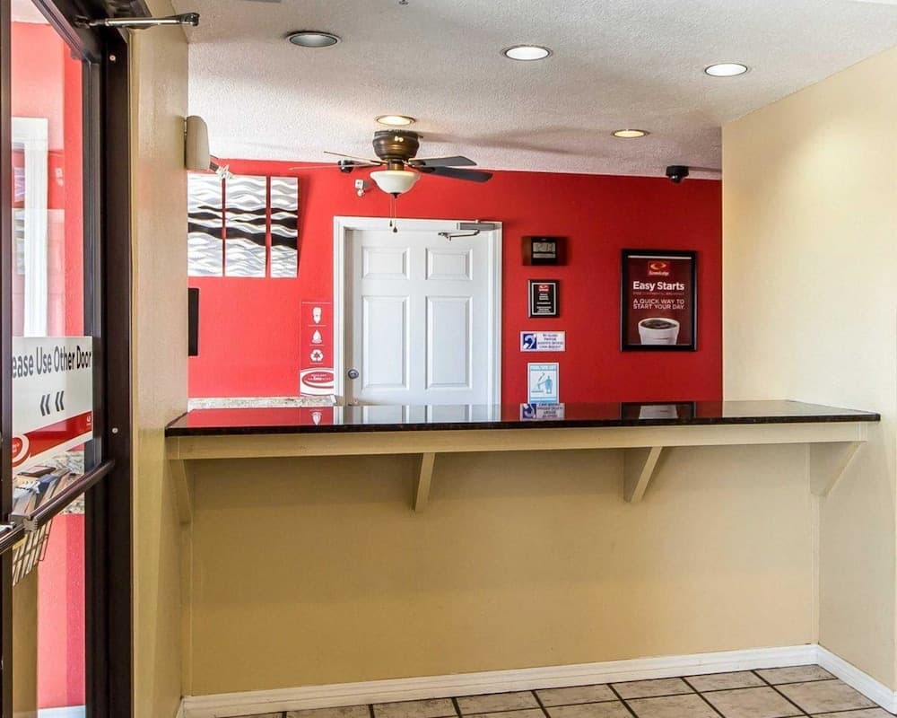 Econo Lodge Pryor