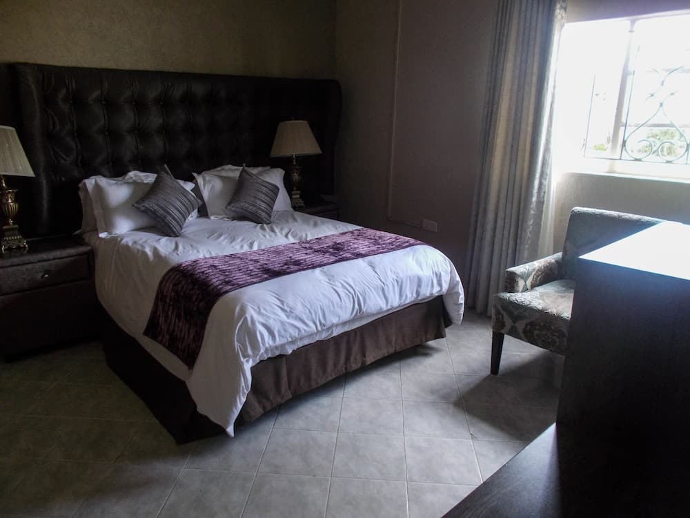 Tecla Lodges