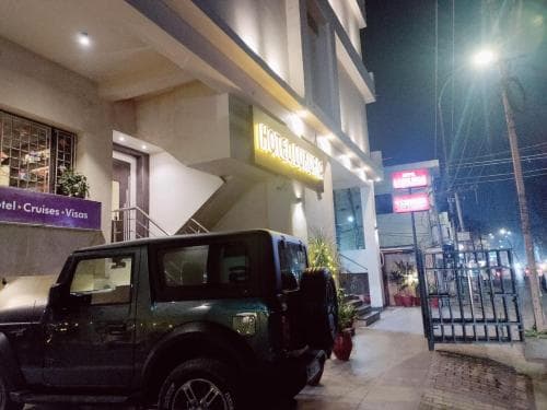 Hotel Luxuria