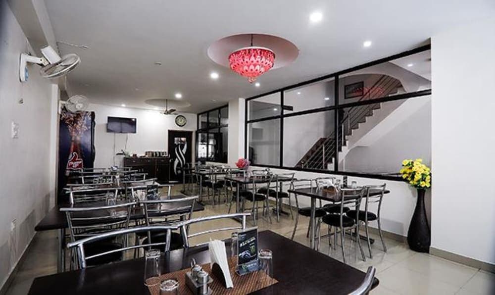 Fabhotel Bloom Stone