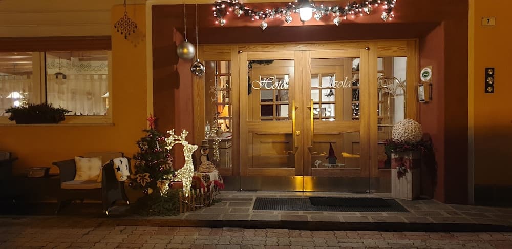 Hotel Azola