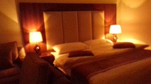 Raha Suites
