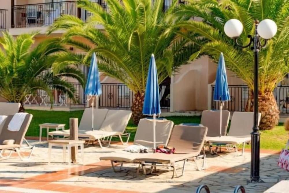 Sotiris Studios & Apartments