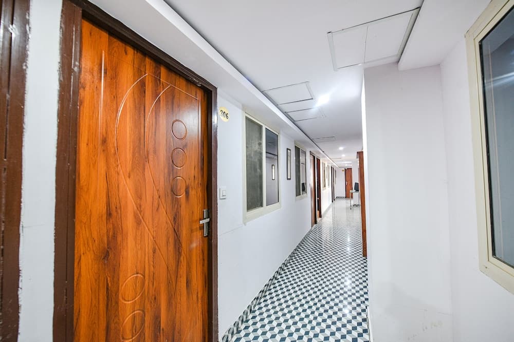 Fabhotel Ice Berg