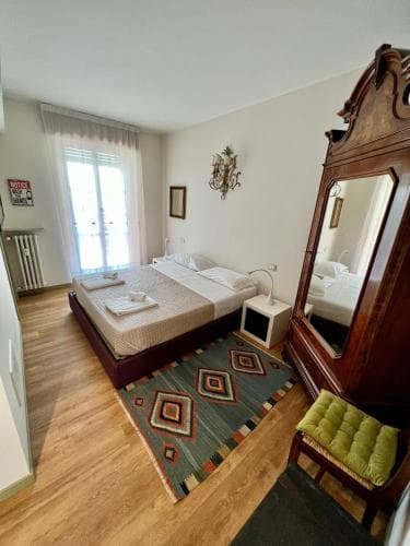 Avenue B&b
