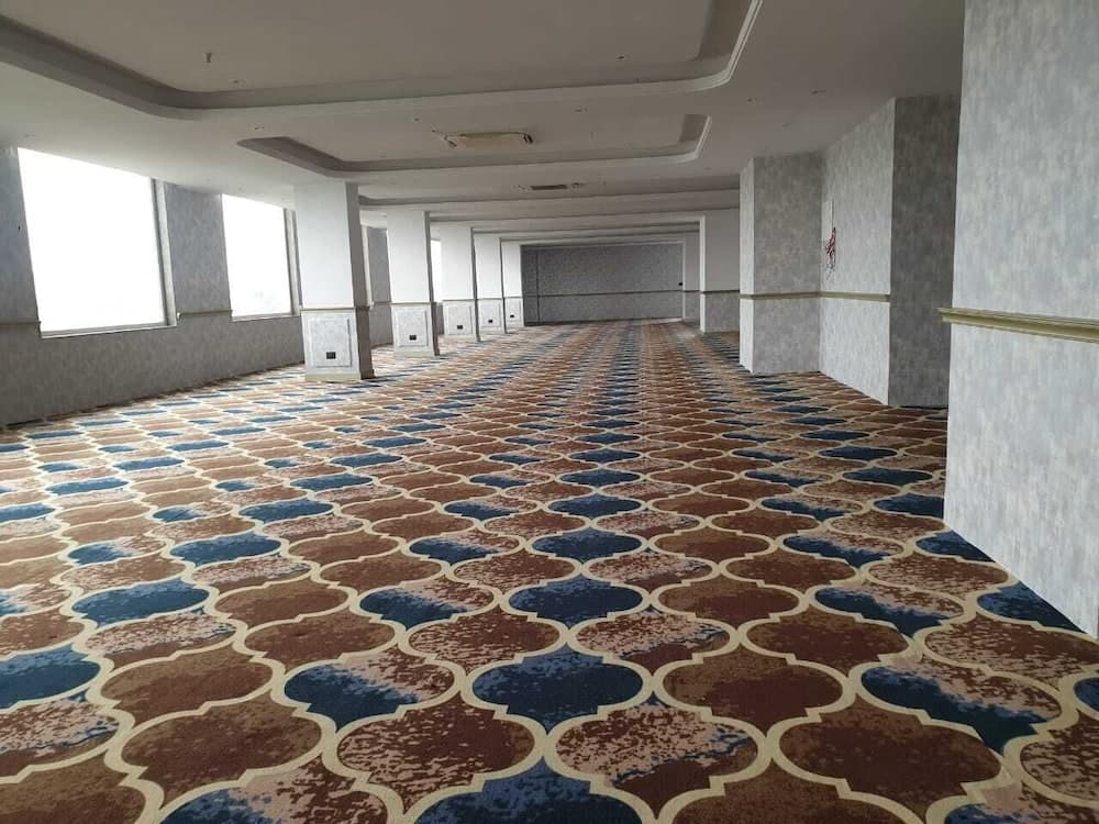 HOTEL SHEMRON