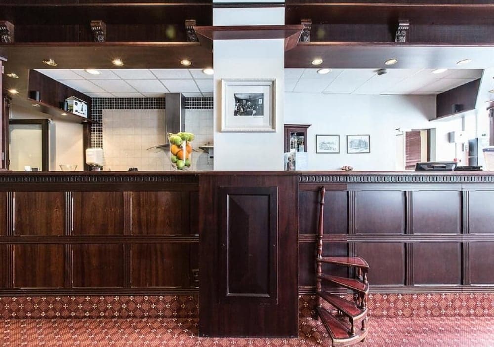 Chesterfield Hotel
