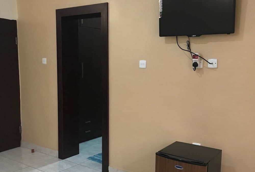 Jim-Eddy Suites