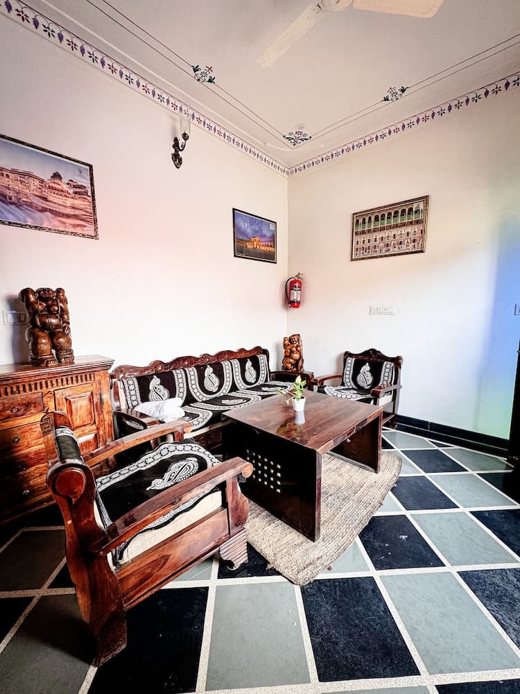 Hotel Kanak Niwas