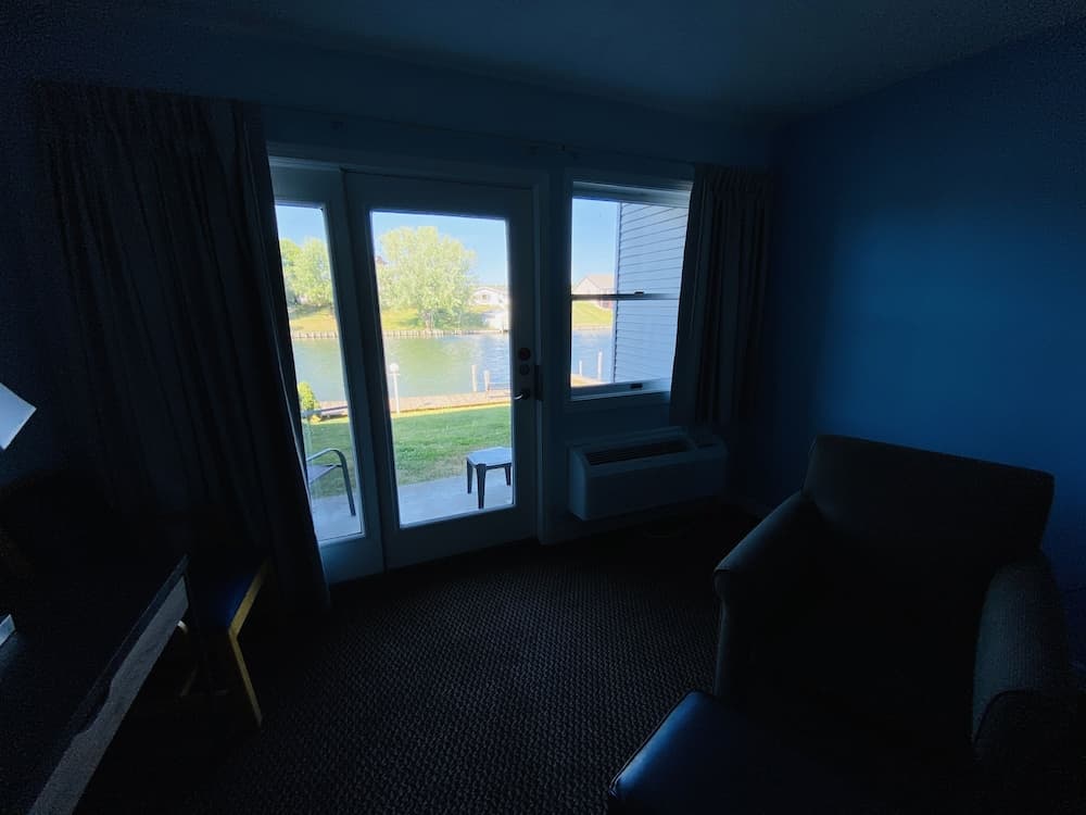 Fleetwood Inn & Suites