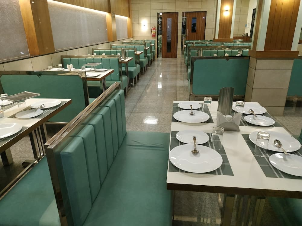 HOTEL SATKAR CHHATRAL