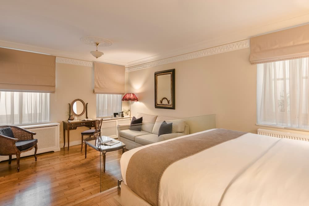 Noble Suites