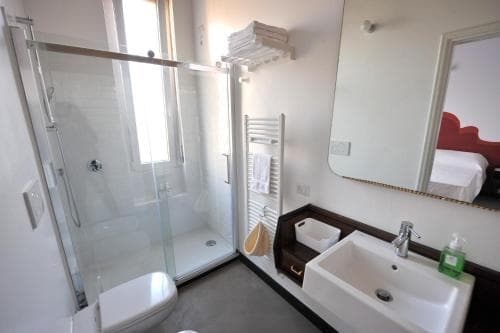 Quater Lett B&B