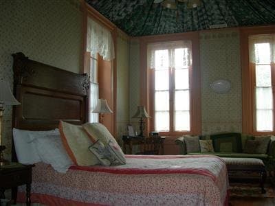 1847 Blake House Inn Bed & Breakfast