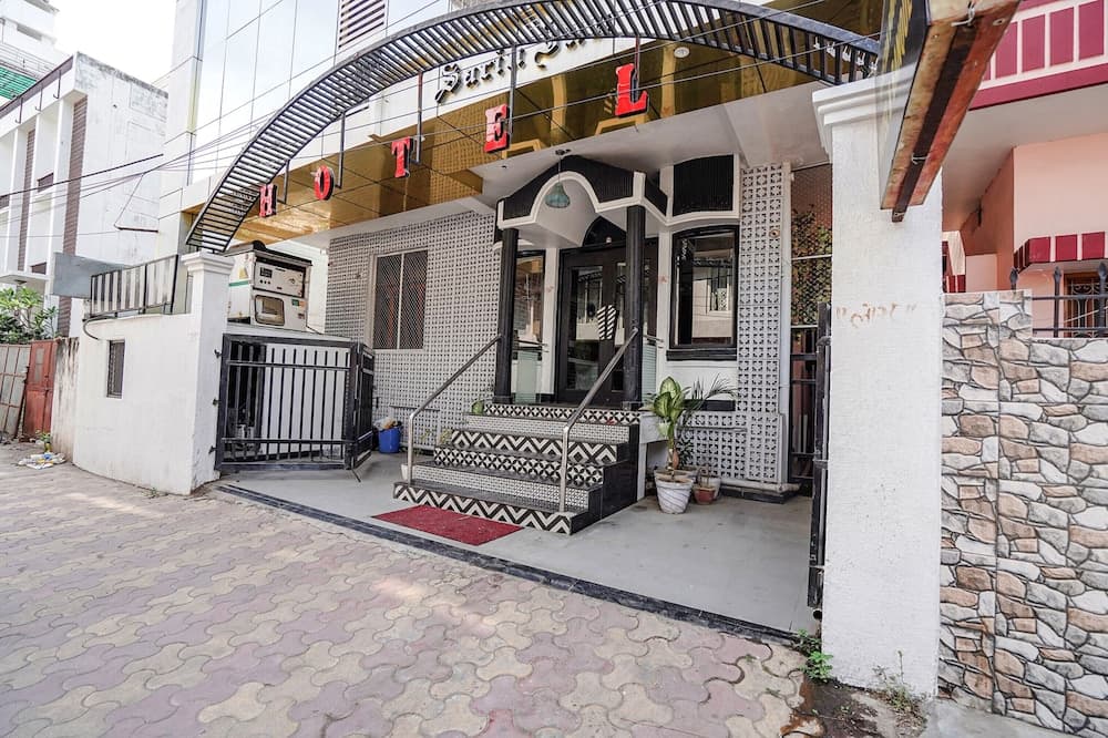 Fabhotel Chs