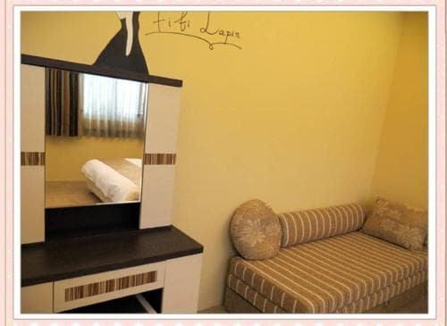 Fifi House