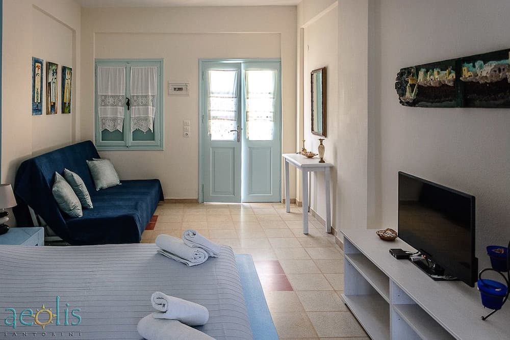 Aeolis Santorini