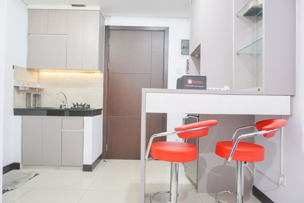 Elegant and Tidy 1BR Sky Terrace Apartment By Travelio