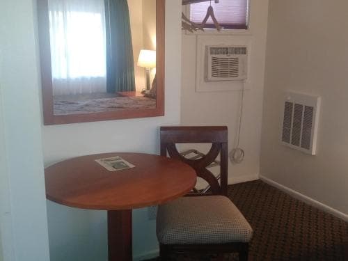 Cedar Lodge