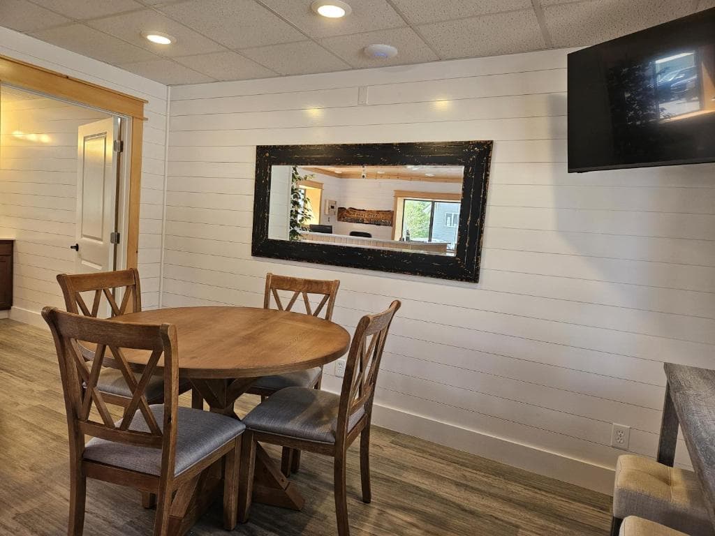 Otter Creek Inn