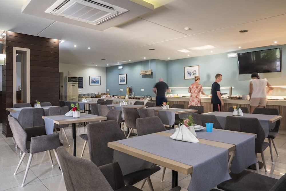 Atrion Hotel