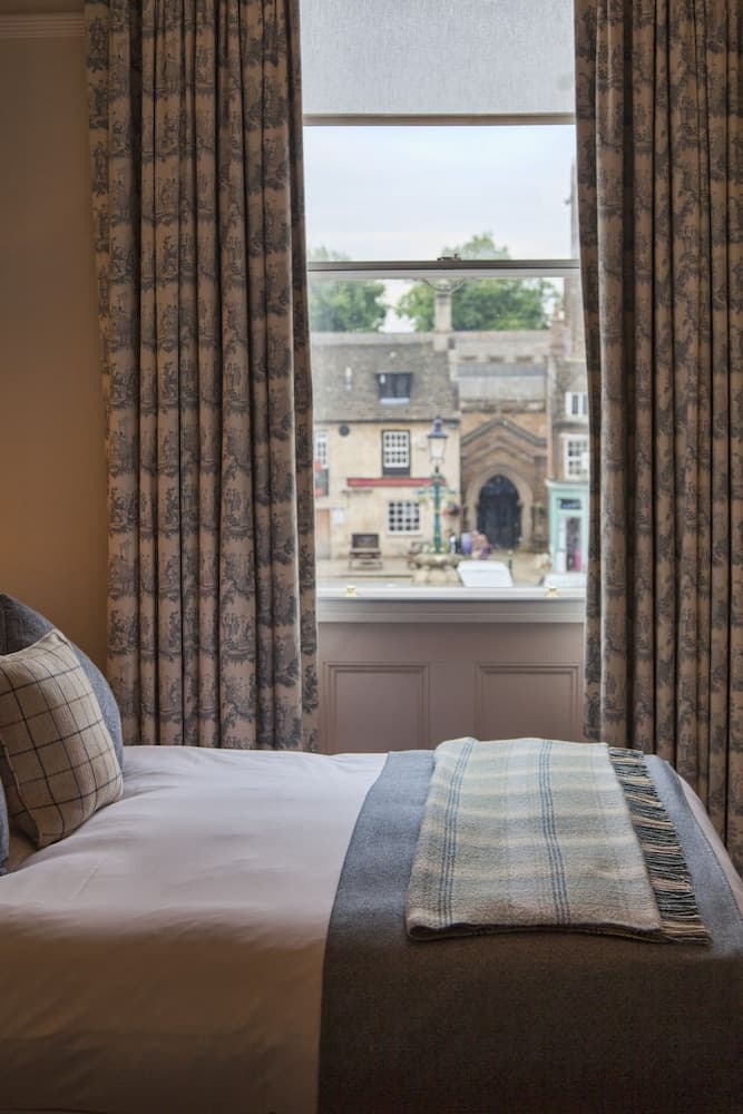 The Falcon Hotel