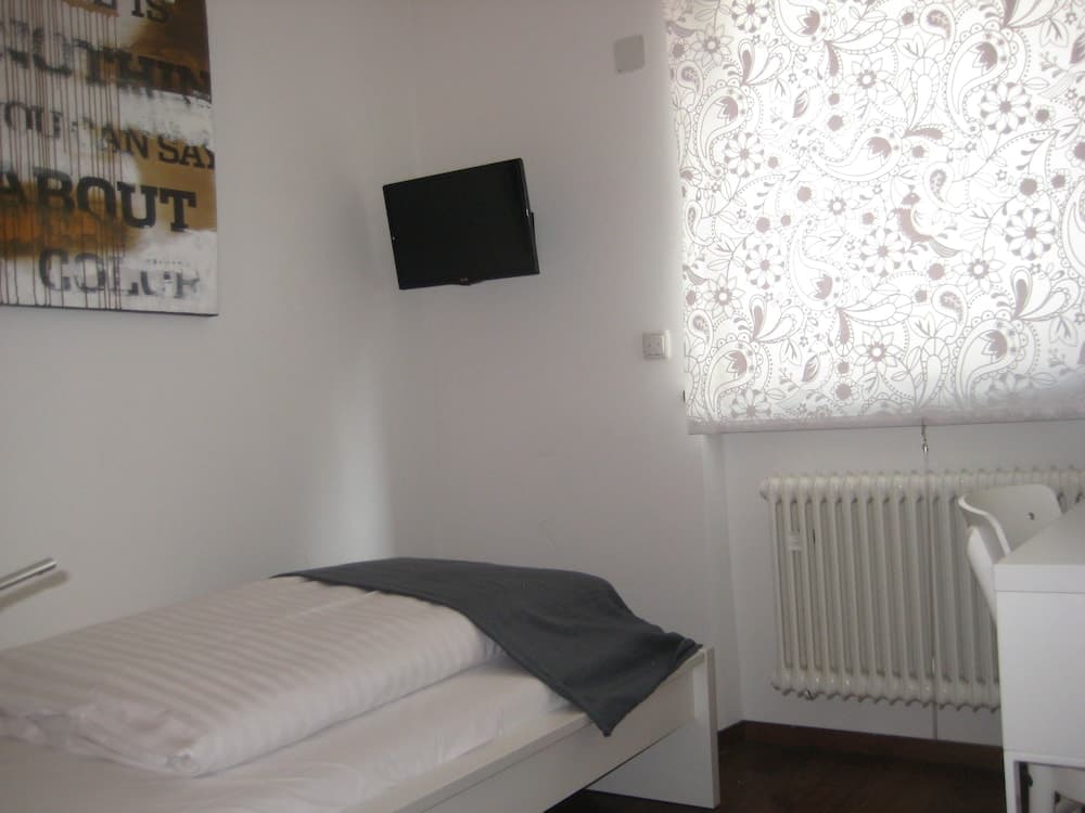 Hotel S16