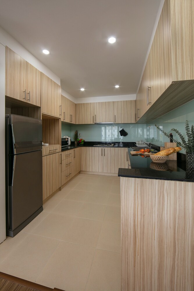 Poonsa Serviced Apartment