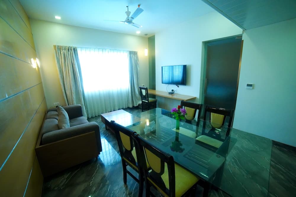 Alexander Luxury Hotel