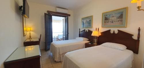 Kastro Hotel