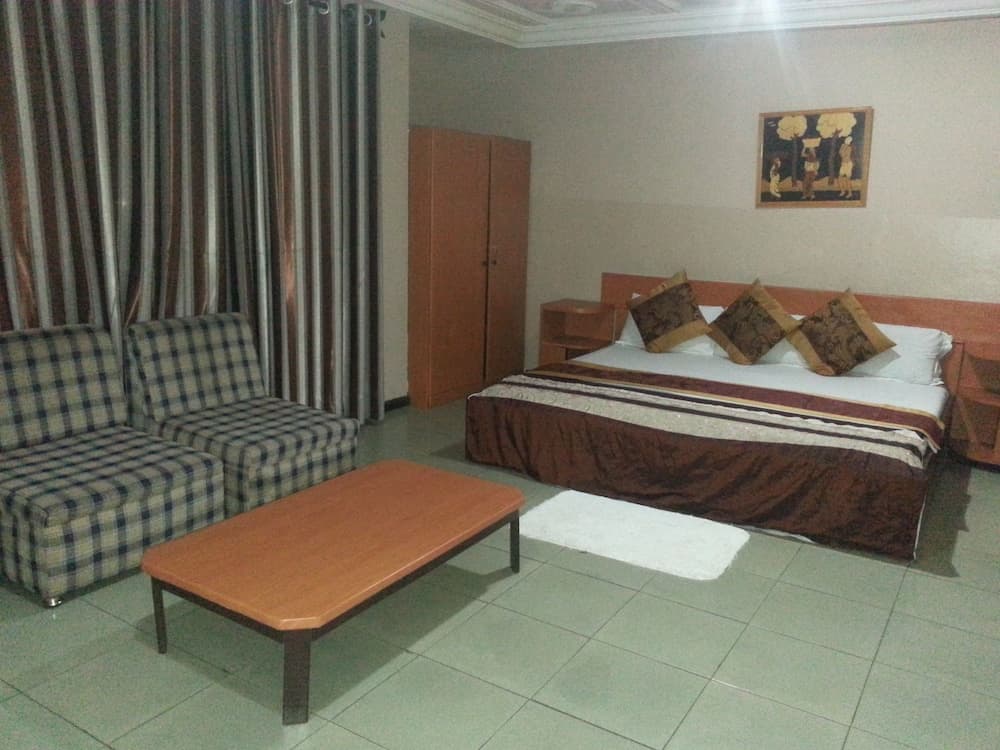 Global Summer Hotel