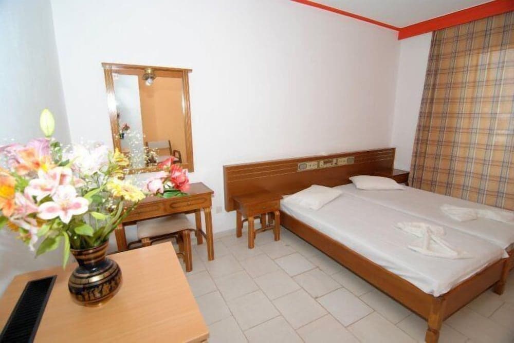 Iris Hotel