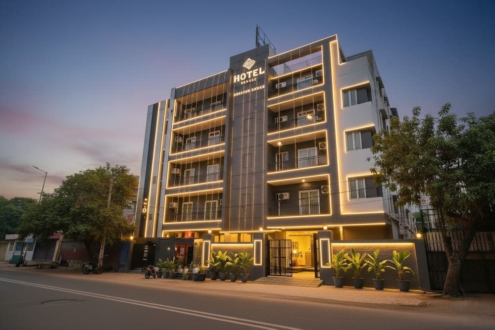 FabHotel Roseman